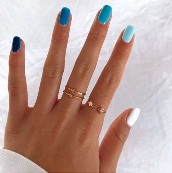 Our favorite 2022 Spring-Summer nail colors