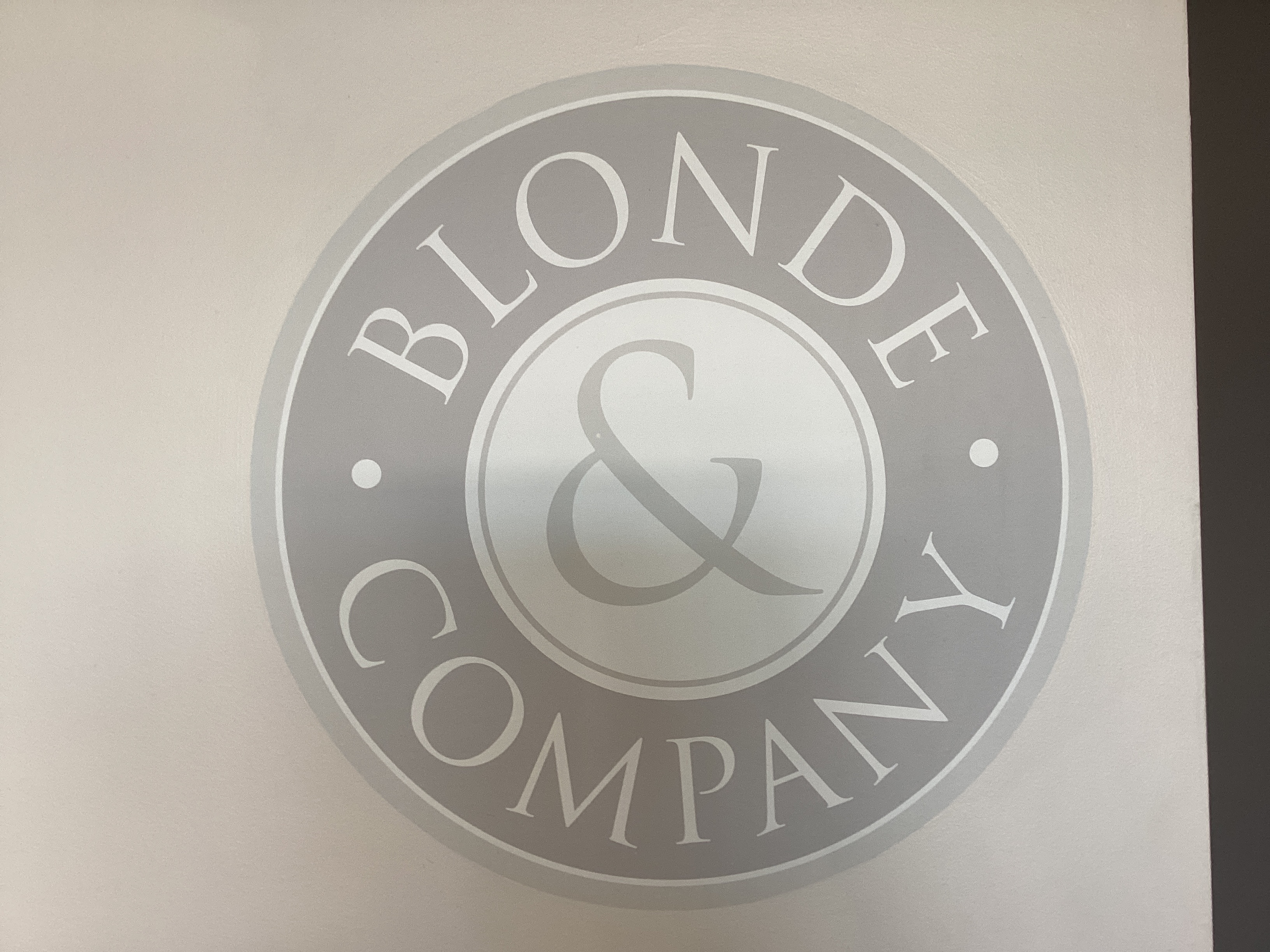 Blonde & Co